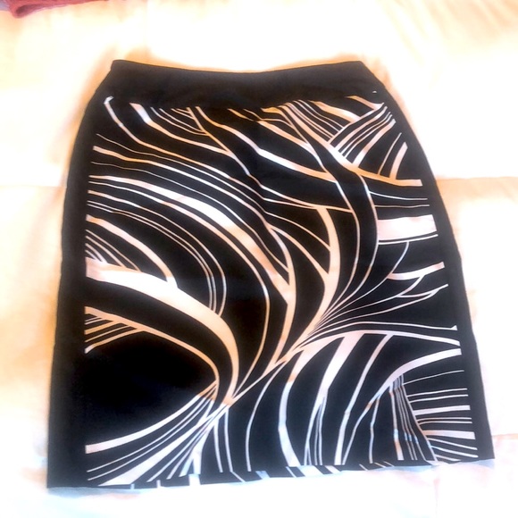 Elements G black and white print skirt - Picture 5 of 5